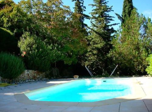 Grande maison a Buisson avec vue sur les montagnes et piscine privee