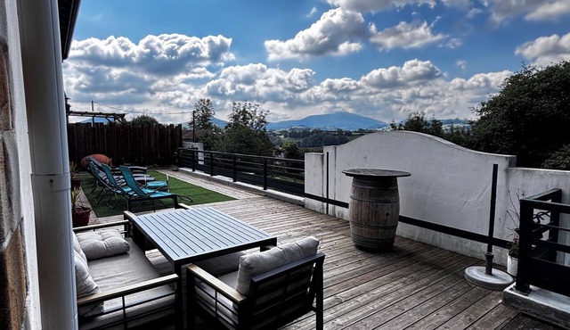 Grande Maison Atypique au Pays Basque Avec Piscine 16 Voyageurs