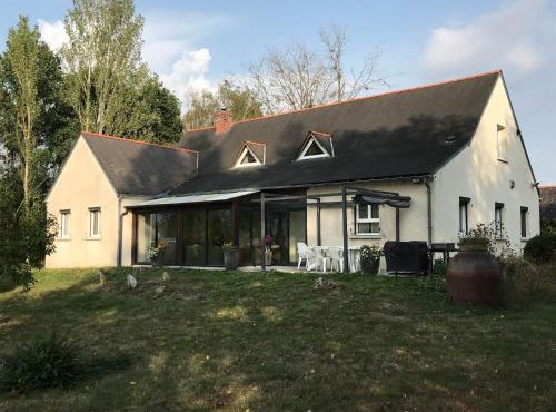 Grande Maison au Bord d'un Lac avec Spa, Jardin Clôturé et Proche du ZooParc de Beauval - FR-1-591-336