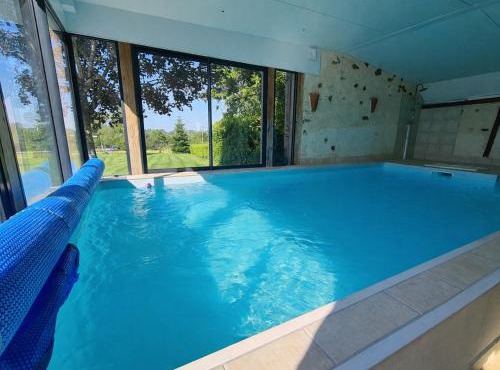 Grande Maison avec Piscine Chauffée à Bois Bertrand - FR-1-591-776