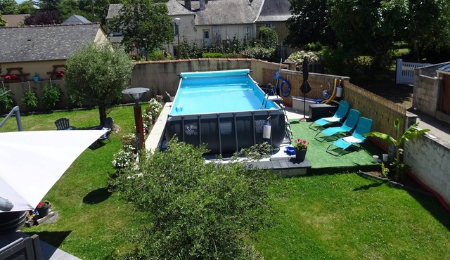 Grande Maison Avec Piscine a 2 pas de la Mayenne