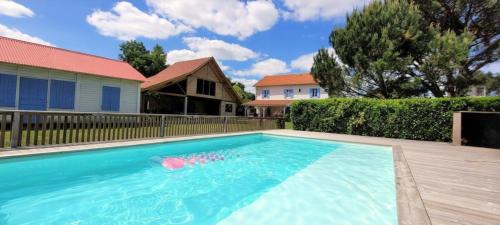 Grande Maison dans les Landes pour 10 pers avec piscine et salle escalade unique