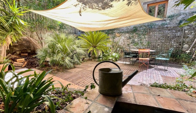 Grande Maison de Village Provençale Avec Terrasses, Jardin Intimiste, Jacuzzi