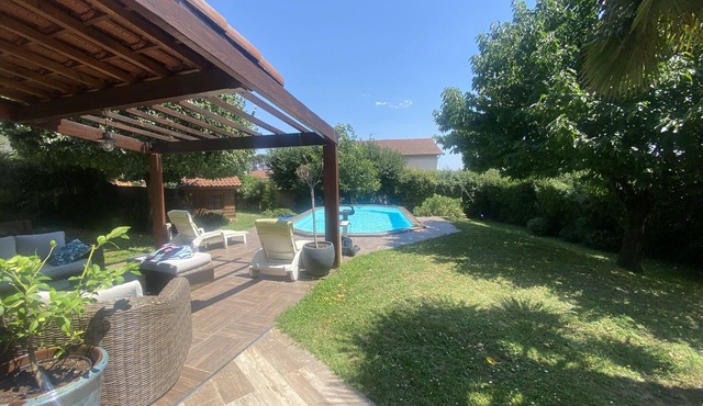 Grande Maison Familiale Avec Piscine Chauffée Dans un Écrin de Verdure