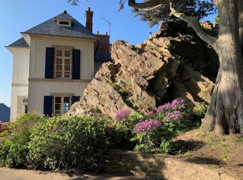 Grande maison familiale les pieds dans l'eau