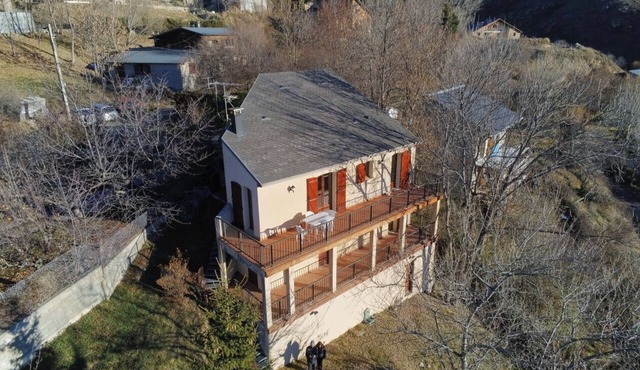 Grande Maison Familiale au Centre de la Cerdagne