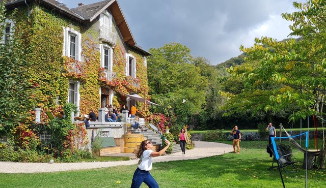 Grande Maison Familiale Dans Charmant Village Pyrénéen. Très Calme