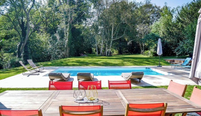 Grande Maison, Piscine, 2 Hectares de Forêt, 14 Personnes