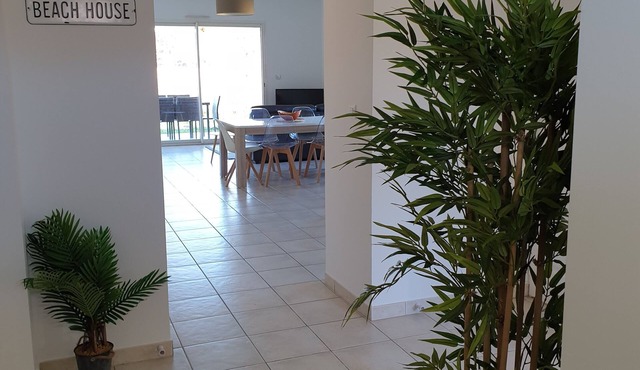 Grande Maison Récente au Calme Proche de la Plage