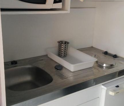 Grande maison sur 2000 m2 de terrain avec un studio amenage pour 2 personnes2