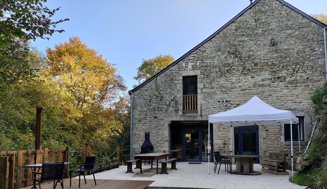 Grande Propriété le Long du Ruisseau