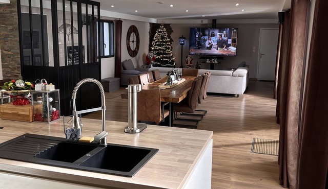 Grande Villa Calme Avec Piscine et spa 21 Couchage Maxi