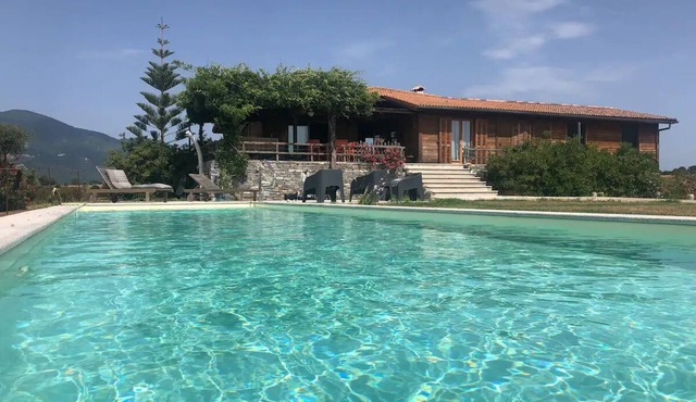 Grande Villa 10 Personnes 2Km Mer Avec Piscine Privée, sur Très Grand Terrain