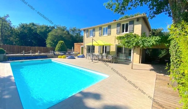 Grande Villa au Calme Coeur des Mathes