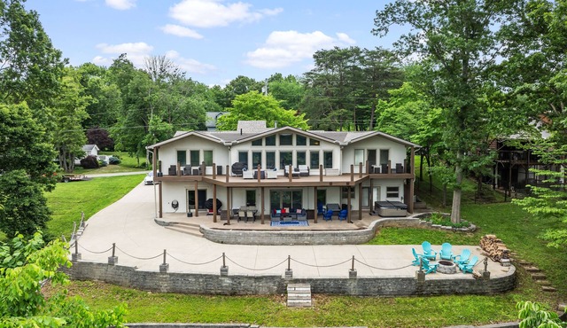 💦 Grande Villa – Lake Cumberland View Hot Tub Game Room Walk to Boat Ramp ➠ 389