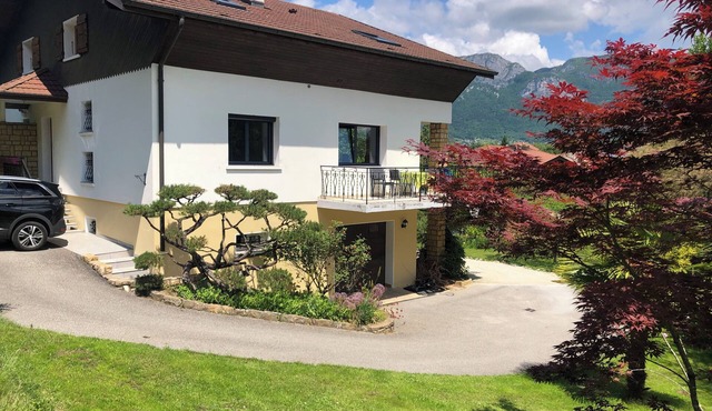 Grande Villa Rénovée à 2 pas du Lac, Parking et Jeux