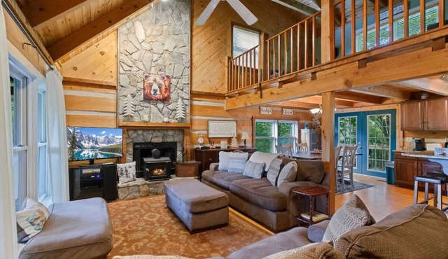 Grandfather Vista is a 3-bedroom true log cabin in Banner Elk with Heat and AC