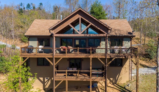 Grandfather Vistas - Hot Tub, Ping Pong, Fly Fish, views of Grandfather Mountain