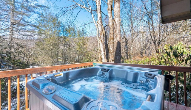 Grandfathers Gem Getaway-Mtn House, Hot Tub, Fire-Pit, Grill, Fireplace