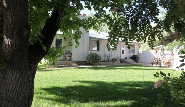 Grandma & Grandpa's House, Come Enjoy the Mountains STR - 136
