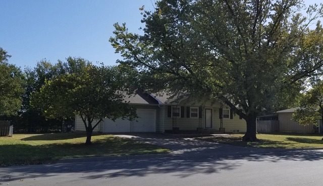 Grandma's house in the heart of Goddard