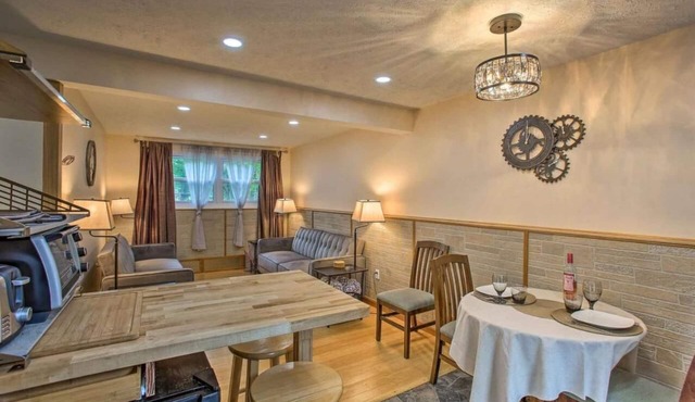 Grandma's House LA 1-bedroom apartment just 22 minutes to Lake Michigan