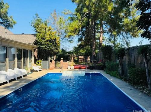 Grandmama's House with Pool