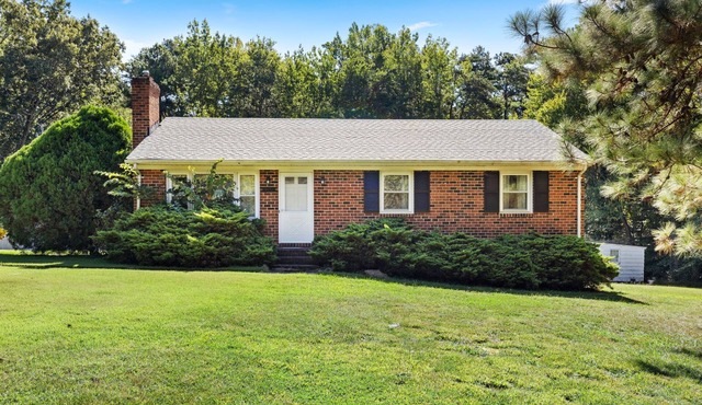 Grandmother's house on 2 sprawling acres in Moseley, VA is waiting for you!
