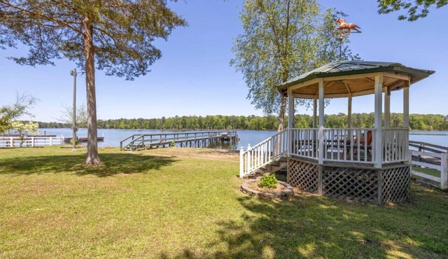 Grandpa's House | 2 Kayaks | Sleeps 6