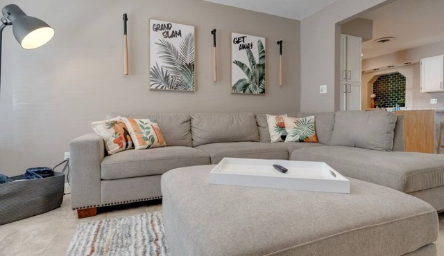 GrandSlam Getaway @ Sloan w/9FT Pool, Park Close , Entire Home