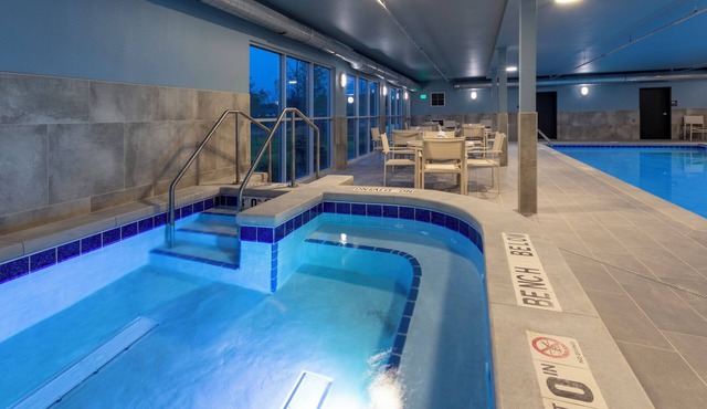 GrandStay Hotel & Suites Kaukauna