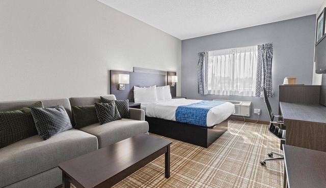 GrandStay Hotel & Suites