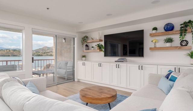 GrandView 202 - Luxury 2 Bedroom Waterfront Condo