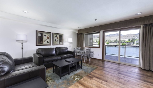 Grandview 632 Waterfront condo on Lake Chelan