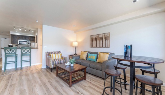 Grandview 634 Waterfront condo on Lake Chelan