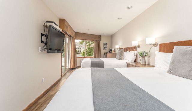 GrandView #724 - Double Queen Suite