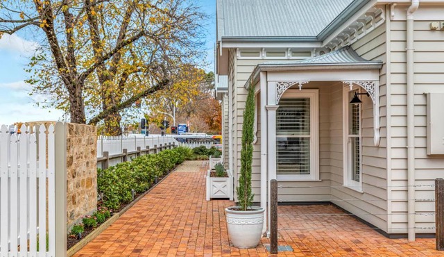 Grandview Accommodation - The Elm Tree Apartments