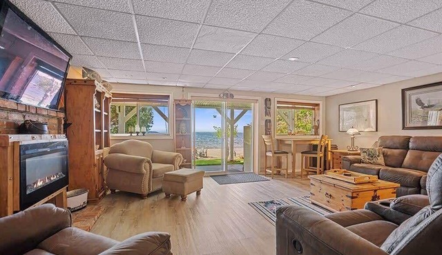 Grandview Beach Retreat - an incredible beachfront is waiting for you!