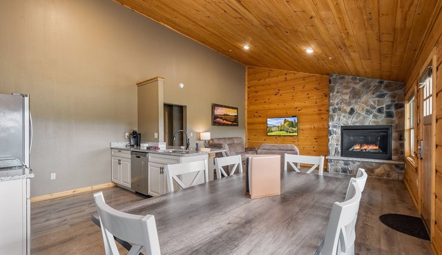 Grandview Cabin Suite 26-Hot Tub