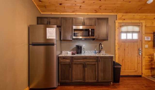 Grandview Cabin Suite 24-Hot Tub