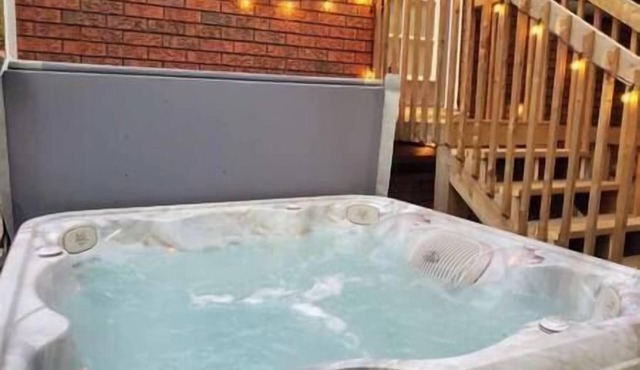 Grandview Family Beach House w/Hot Tub & Sauna!