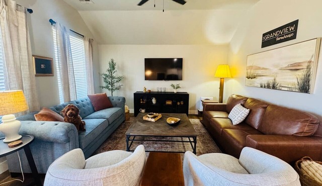 Grandview Farmhouse in the heart of Stillwater