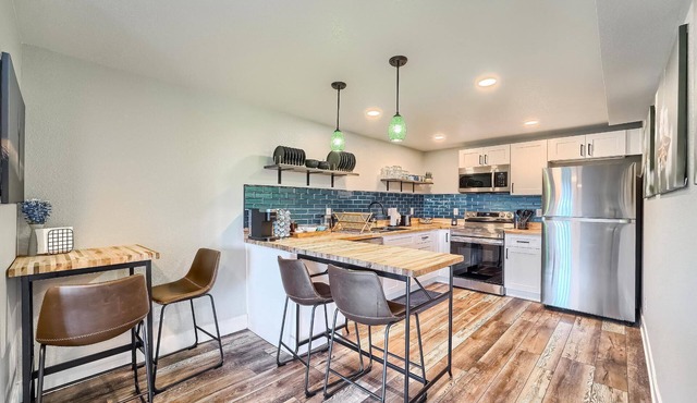 Grandview Hideaway - Vast views, walk to restaurants, disk golf, lots of privacy