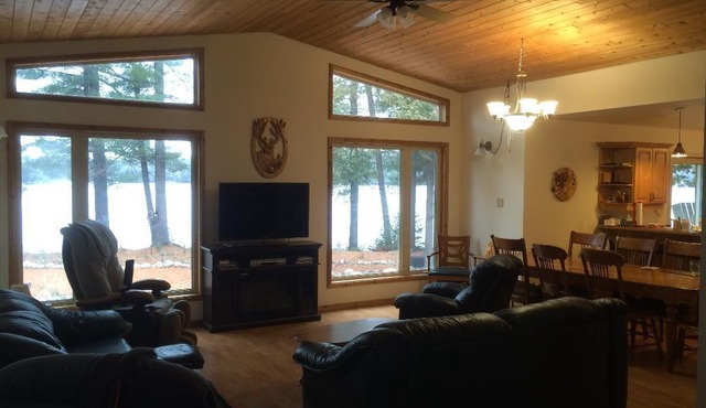 Grandview Lake cottage, July and or AugustnPrivate luxury 500 feet waterfront