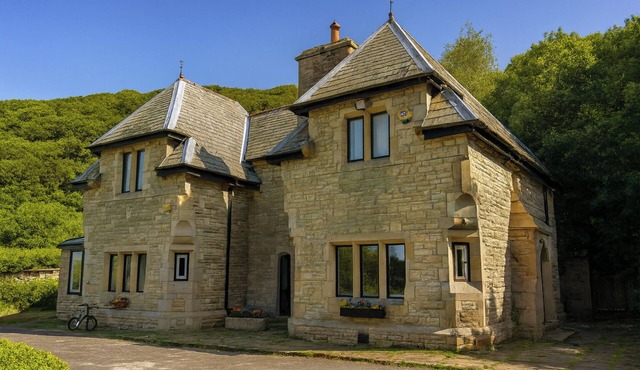 Grange Cottage Retreat in Bolton