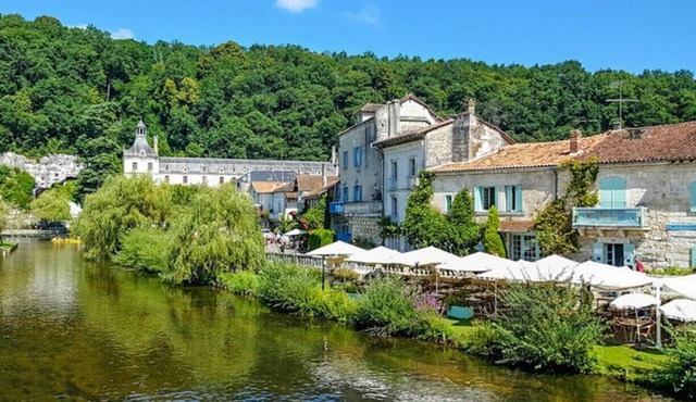 Grange Entièrement Rénovée - Piscine - Climatisée- au Cœur du Périgord Vert