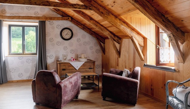 Grange Aménagée Avec le Charme Campagnard