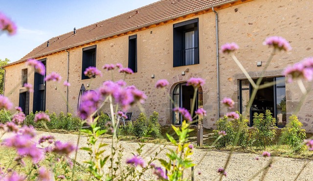 Grange La Roca Masia - Les Iris, swimming pool, garden, 2 bedrooms 4/6 people