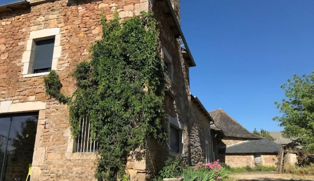 Grange Reformée en Pleine Nature