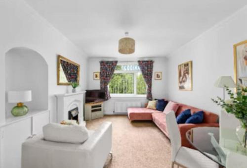 Grangeburn Residence - 2 bedroom home with parking